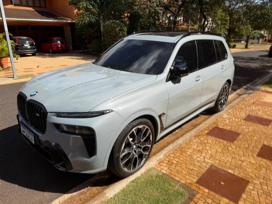 BMW X7 4.4 V8 GASOLINA M60i STEPTRONIC BMW X7 4.4 V8 GASOLINA M60i STEPTRONIC